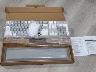 2.4G Wireless Keyboard and Ergonomic Mouse Set + Wrist Pad - Mac & PC