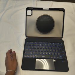 iPad 11” Keyboard Case • New • Rotating Stand”