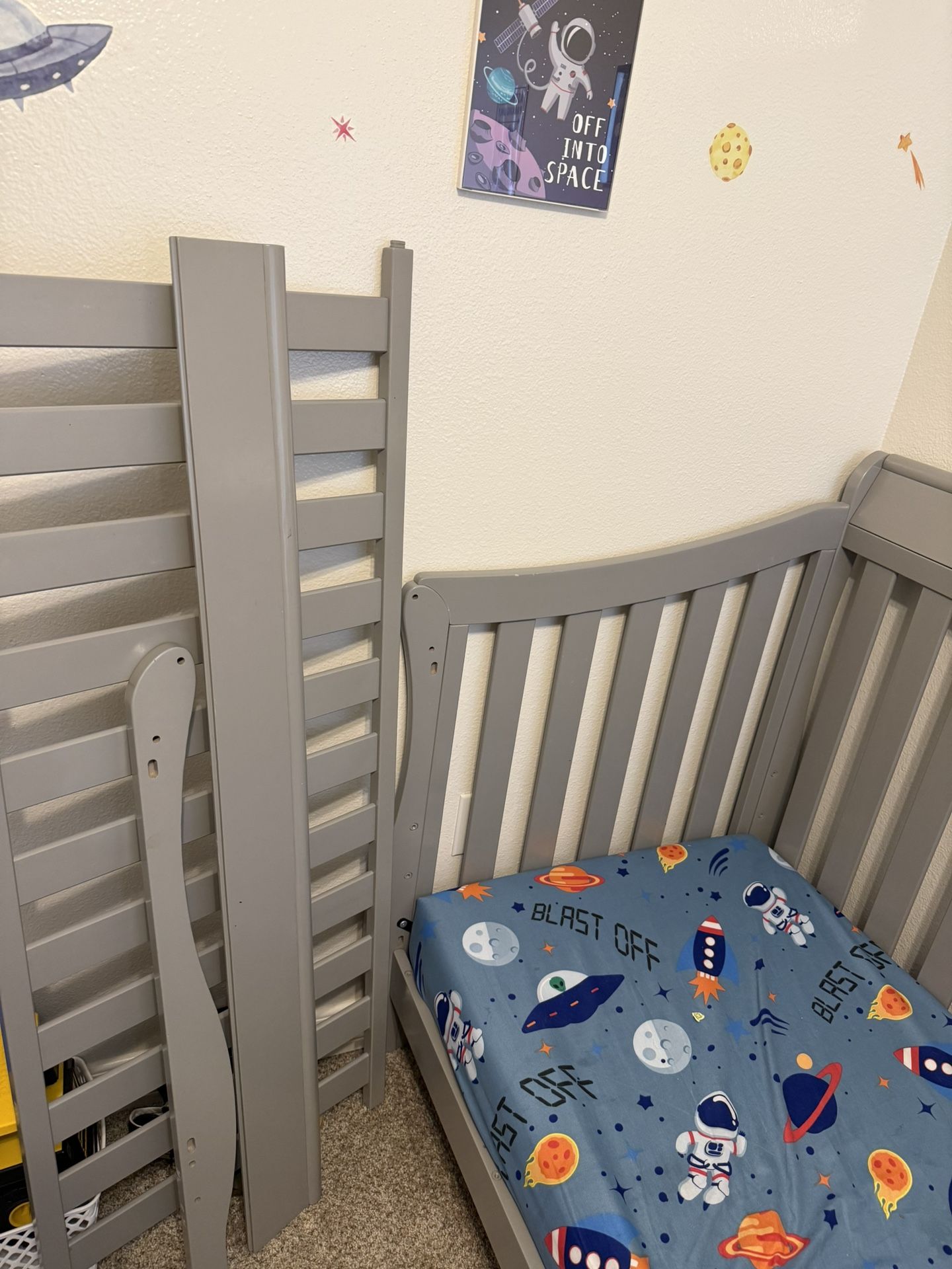 Crib /toddler Bed With Attached Changing Table