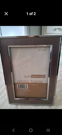 New no box 5x7 picture  frame not plastic 2 dls