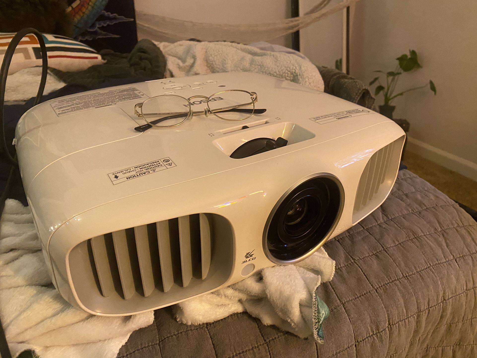 1080p 3D Epson (3010) Home Cinema Projector. Great Condition! 