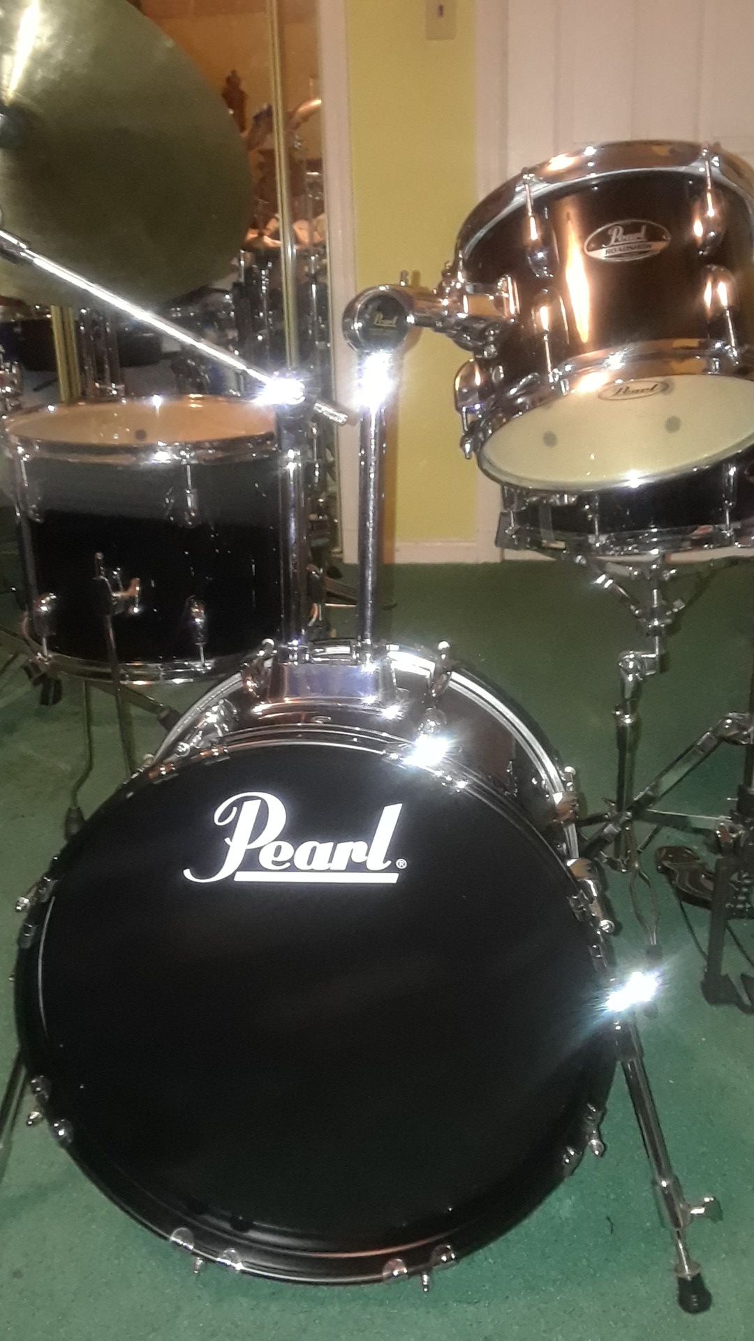 PEARL 4pc drum set, (shell pack) PRICE IS FIRM