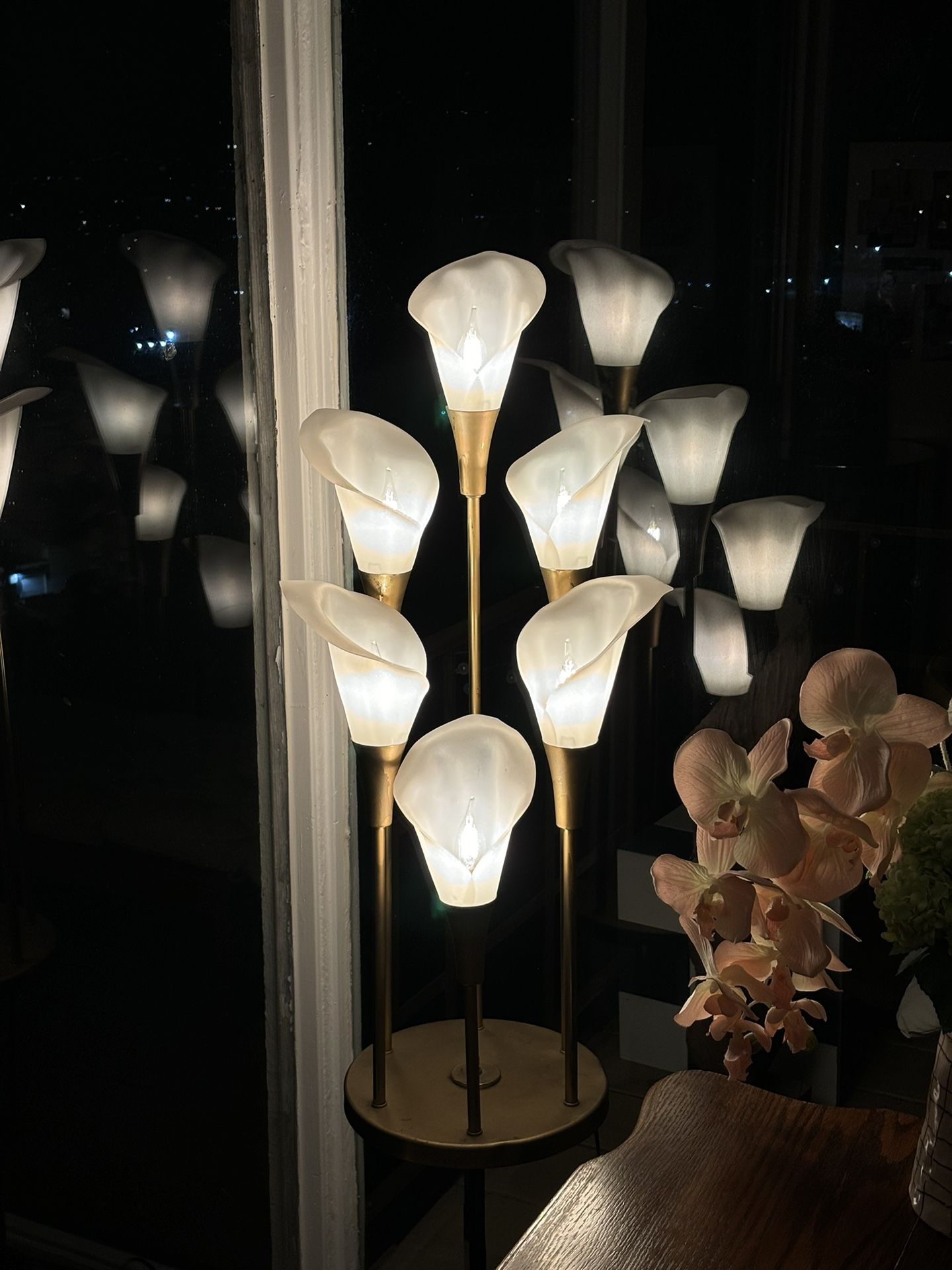 Vintage Calla Lily Lamp