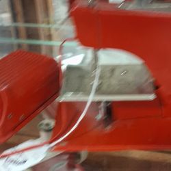 VINTAGE SEWING MACHINE