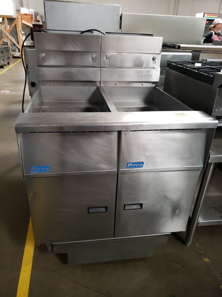 Used Pitco Model SG14 - 40 Lbs Double Fryer With Filtration System, Natural Gas
