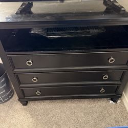 Sturdy Black Dresser – Solid Build, Great for DIY/Revamp