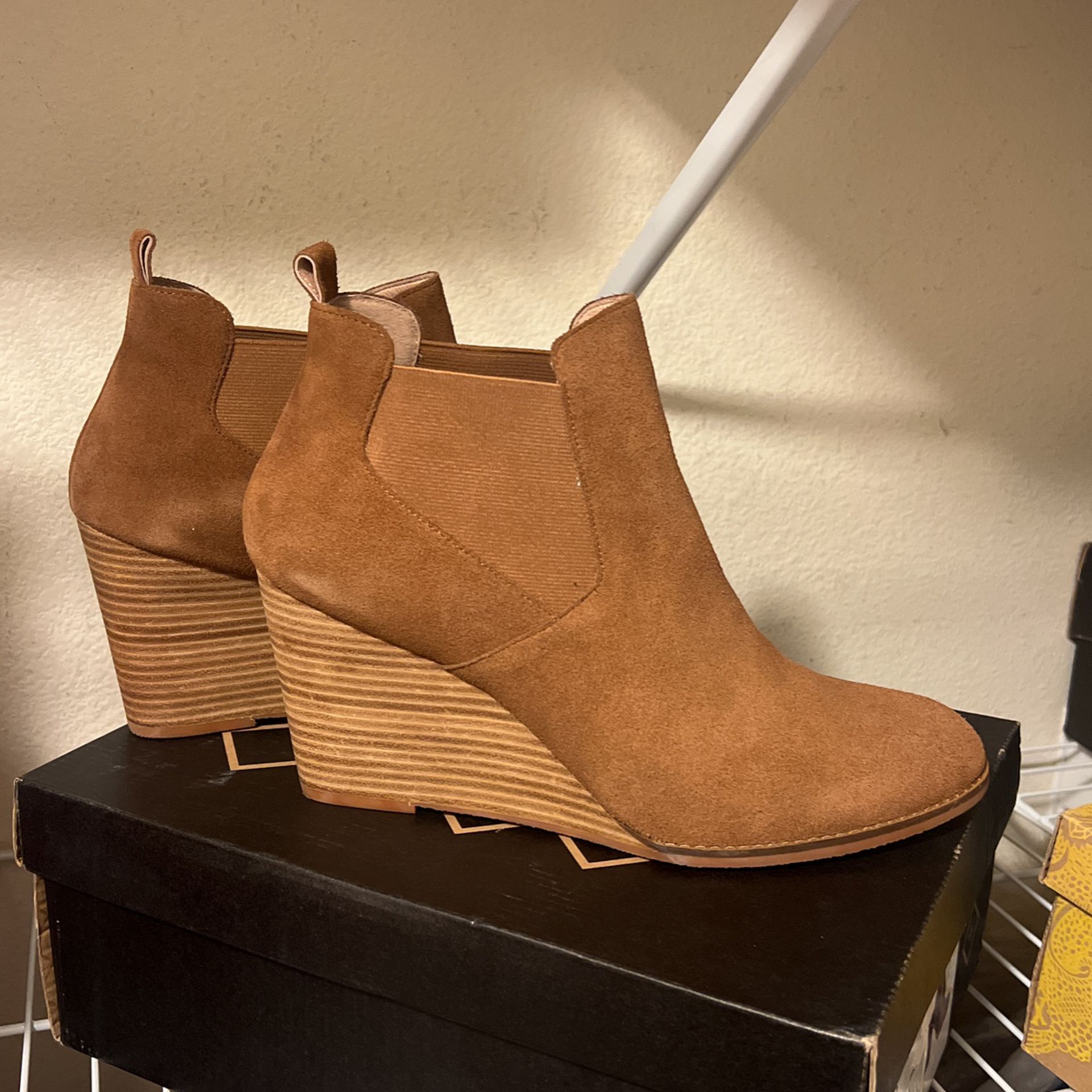Brown Women’s Low Boots, Size-11,$15