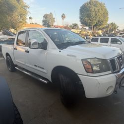 Nissian Titan 2007