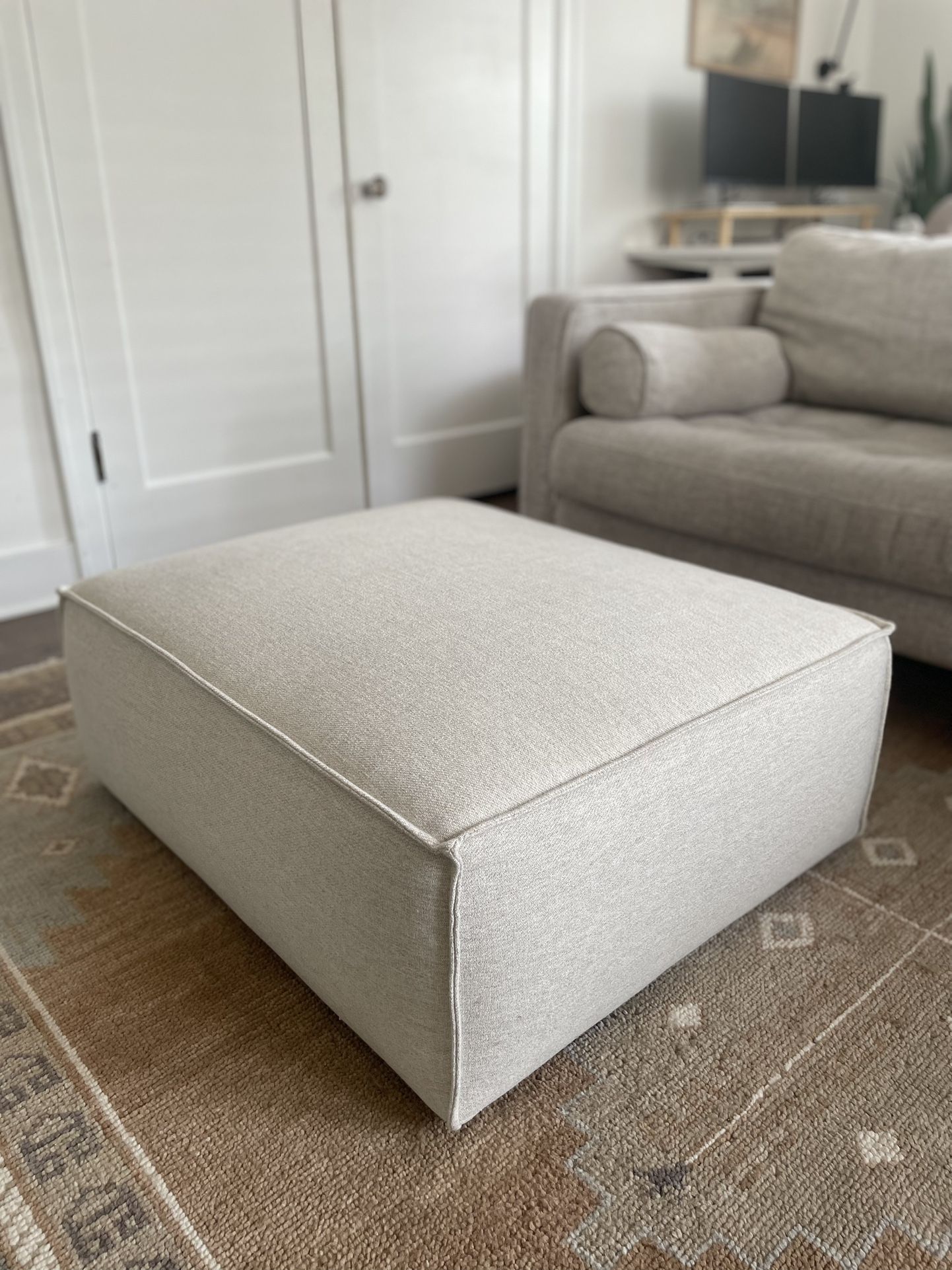 Castlery Ottoman