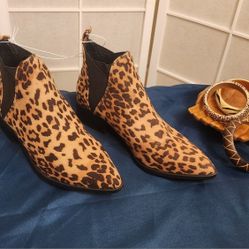 Ladies, new animal, Cheetah print boot shoe
