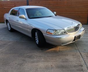2005 LINCOLN TOWNCAR SIGNATURE EDITION