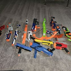 18 Nerf Guns With Some Ammo