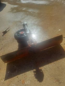 18 Hp Craftsman lawn and Garden Tractor for Sale in Winston-salem