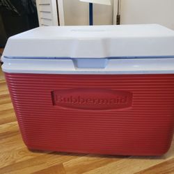 Rubbermaid Cooler & Igloo Wheelie Cooler