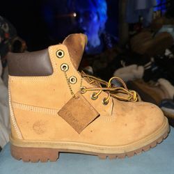 Timberland Boots 6inch Big Kids Size 6 Pre Owned