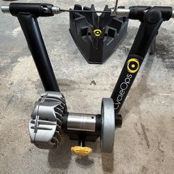 CycleOps Fluid 2 Bike Trainer