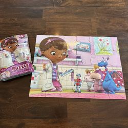 Doc McStuffins Puzzles and figurines Bundle