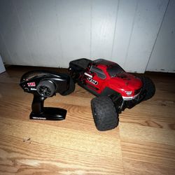 ARRMA 4x4 RC Truck 