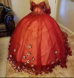Brand NEW Quinceañera Dress SIZE 2-4 Red Color-Carrollton Area