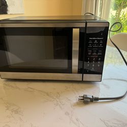Hamilton Beach Countertop Microwave Oven, 