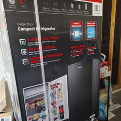 Compact Refrigerator 