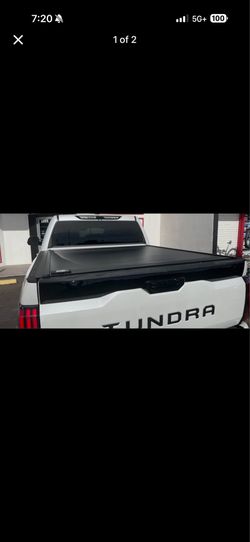 RETRAX (5.5 FT) ONE MX MANUAL RETRACTABLE TONNEAU COVER