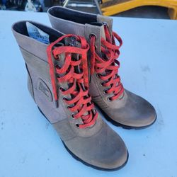 Sorel Waterproof Boots Women's Size 7.5