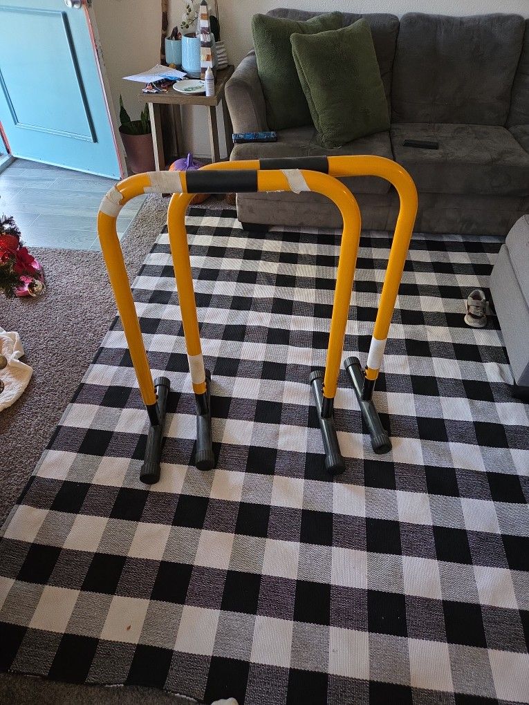 Parallel Bar To Exercise 