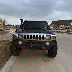 LIFTED OFF-RD HUMMER