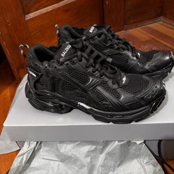 Balenciaga Runner