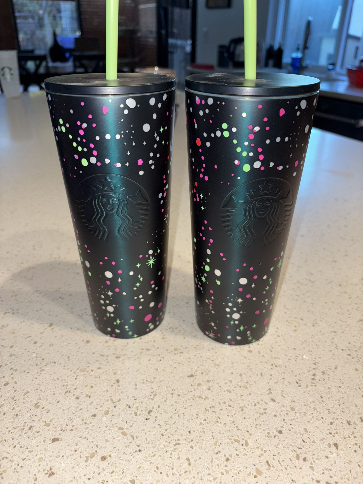 NEW Starbucks holiday Tumbler Cold Cup 24 Oz