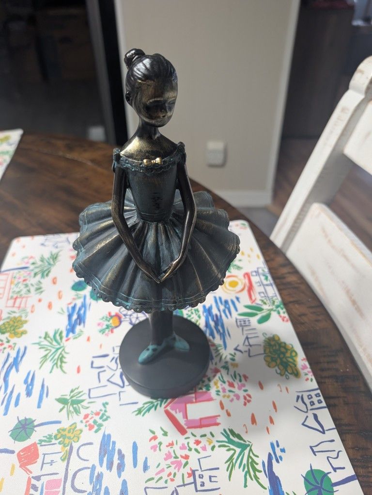 Ballerina Statue