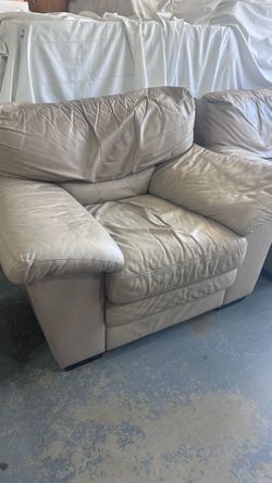 Quality leather couch, cream color