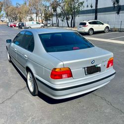 2000 BMW 540i