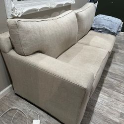 Sofa In Amazing Conditions