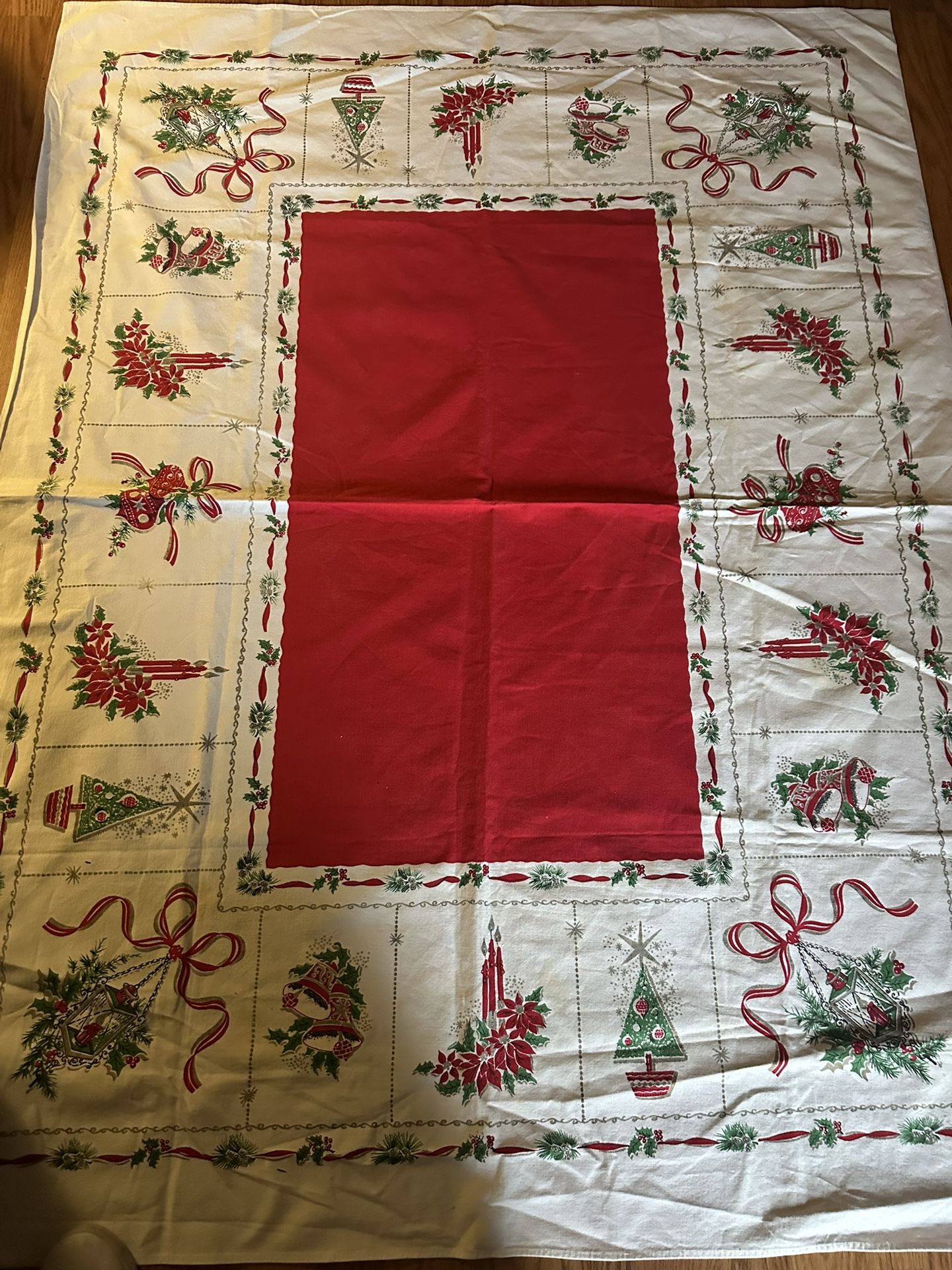 Beautiful vintage Christmas tablecloth