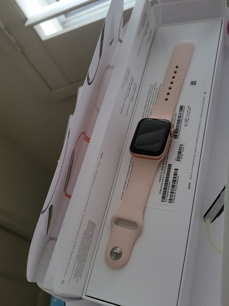 Apple Watch 5 Series Wifi And Cellular New $340