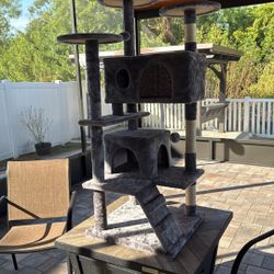 Tree House For Cats / Kittens 