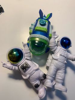 Astronaut figures