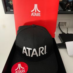 ATARI Black SnapBack Speakerhat AT6-001 Bluetooth Enabled Atari hat Brand New With Tags