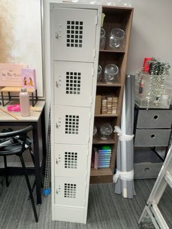 5-DOOR COMMERCIAL LOCKER