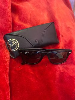 Ray-Ban Wayfarer Sunglasses with Case