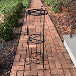 Vintage Wrought iron plant stand 36”tall