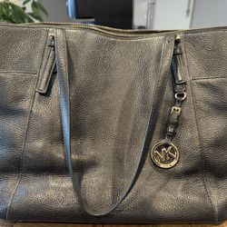 Michael Kors East West Jet Set Large Pebble Black Bag