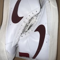 Nike Blazer Mid ‘77 Vintage ‘White Team Red’