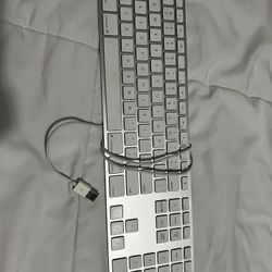 Apple Keyboard