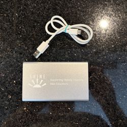 Aluminum Power Bank to Power Mobile Devices Output DC 5V Capacity 2300mAh