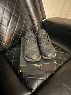 Kids shoes size 9c