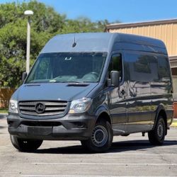 2018 Mercedes Benz Sprinter 2500 Cargo 