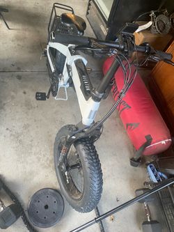 AVENTON e-bike